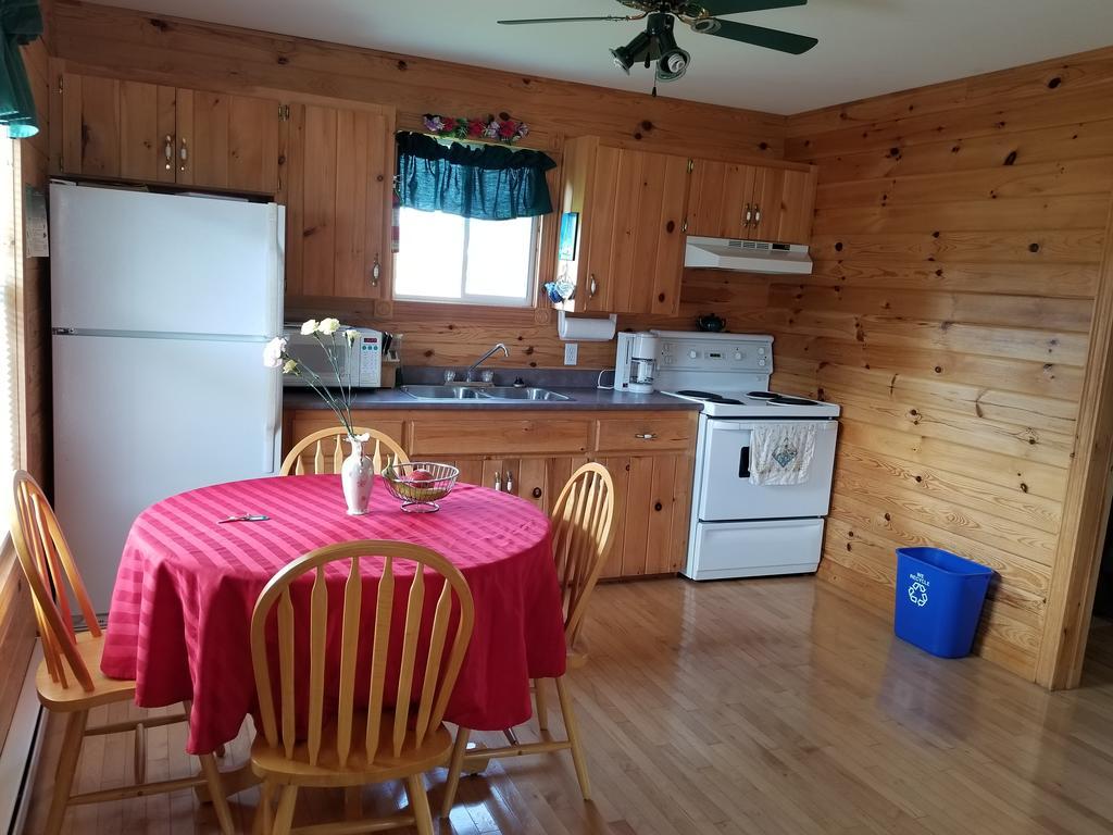 Отель Merry Stanhope Chalets Экстерьер фото